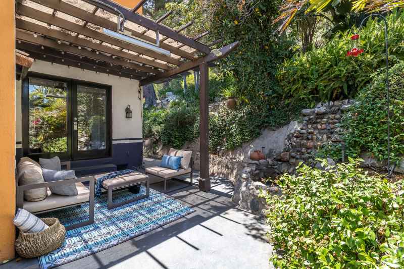 Garrett Hedlund and Emma Roberts Are Selling Their Los Angeles Home 03