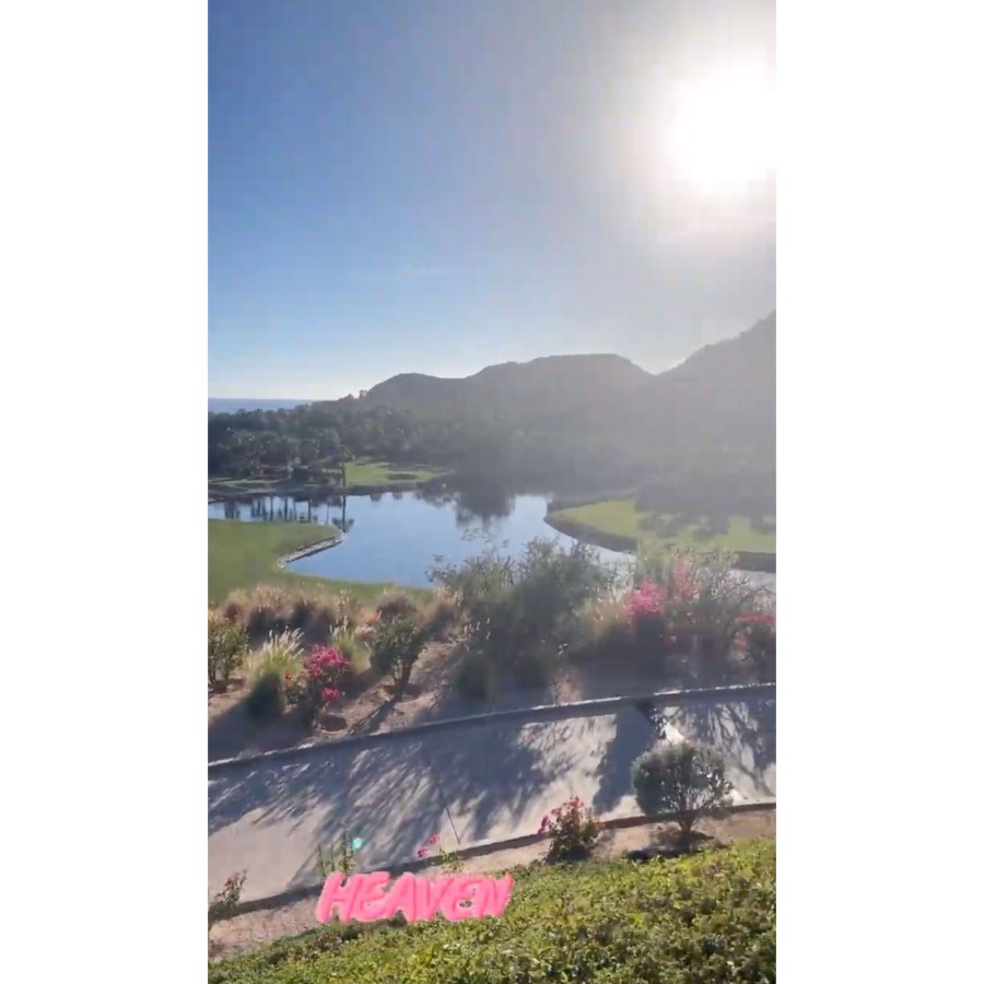 Girls Trip Chrishell Stause-Heads Mexico With Emma After Jason Split