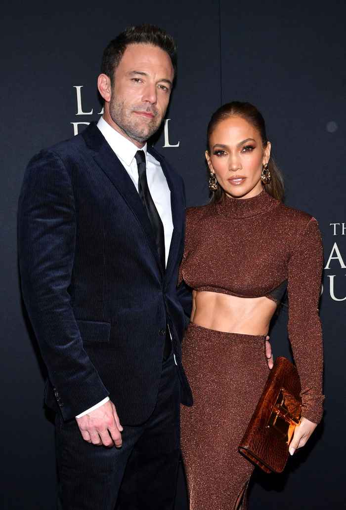 Jennifer Lopez and Ben Affleck Snuggle Up for the Jumbotron at Los Angeles Lakers Game Promo