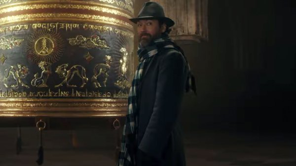 Jude Law's Dumbledore Vows to 'Defeat' Foes in 'Fantastic Beasts' Trailer