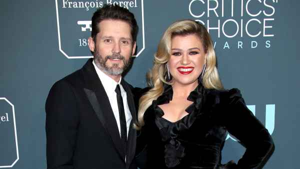 Kelly Clarkson Gets Choked Up Christmas Brandon Blackstock Divorce
