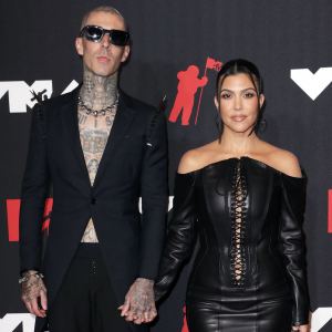 Kourtney Kardashian Models 8,145 Diamond Necklace Dedicated to Travis Barker