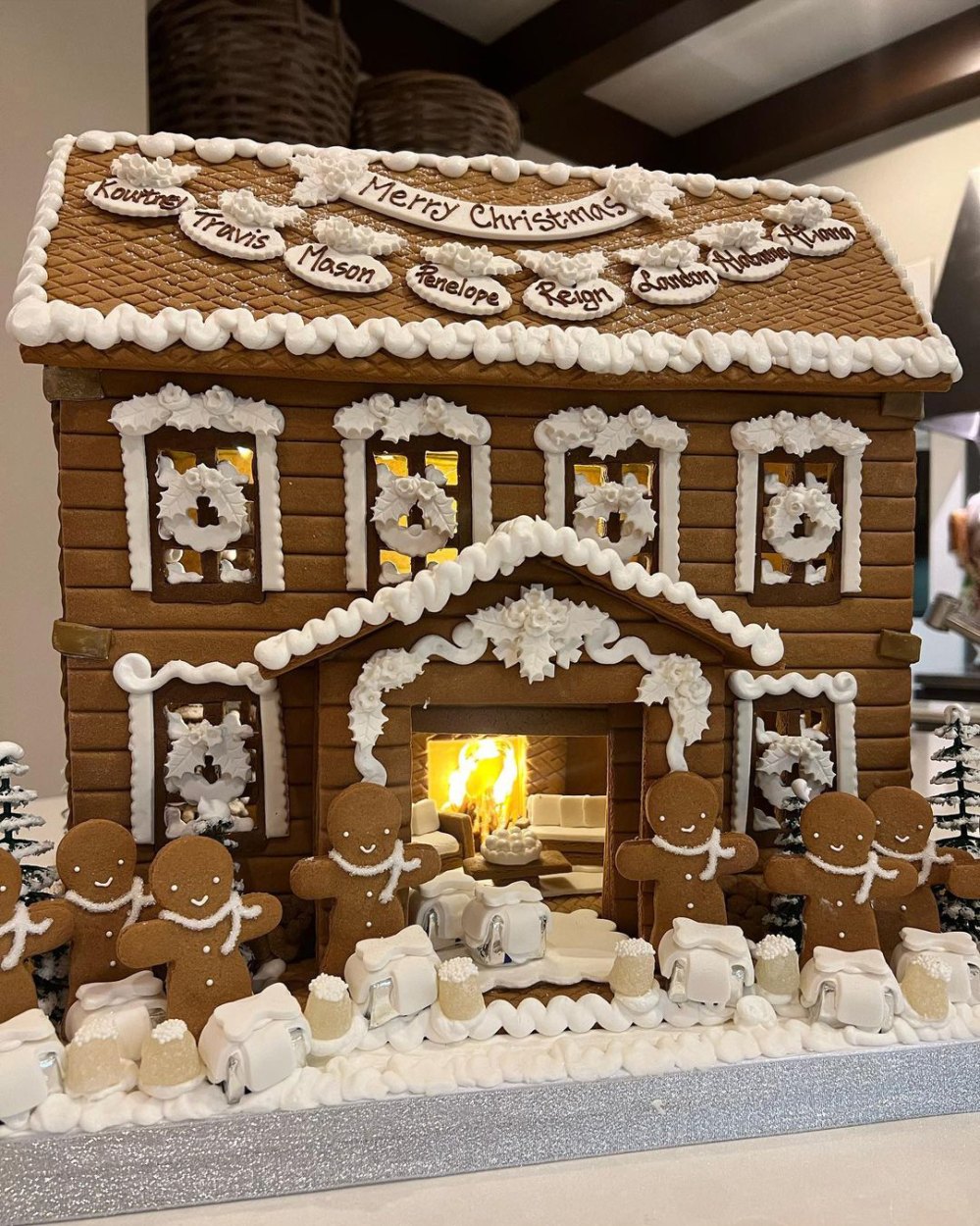 Kourtney Kardashian Unveils Family Gingerbread House for Travis Barker and Kids &mdash; Without Scott Disick