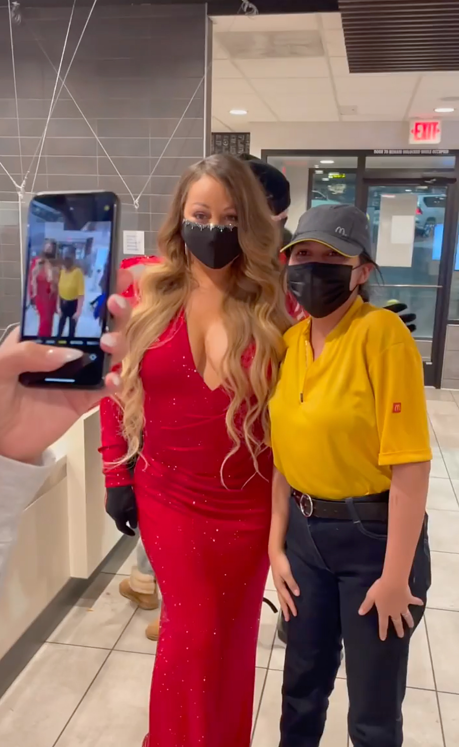 Mariah Carey Wears Full-Length Sequined Gown to McDonald’s Orders a Cheeseburger