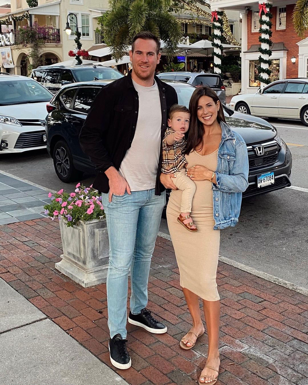 NHL Star Jimmy Hayes Wife Kristen Feels Lonely After His Death picture