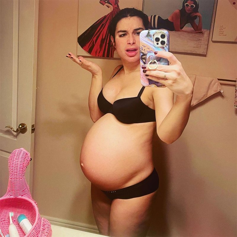 Pregnant Ashley Iaconetti Shows Bare Baby Bump 7 Weeks Ahead of 1st Child Arrival 2
