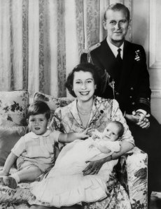 Queen Elizabeth Christmas Brooch Is Making Internet Teary Prince Phillip Prince Charles Princess Anne