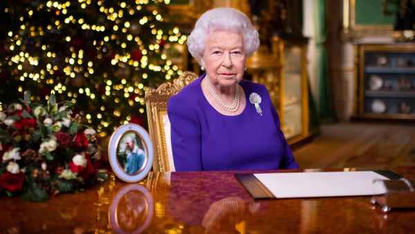 Queen Elizabeth II Cancels Annual Family Christmas Party Amid Recent COVID-19 Spikes
