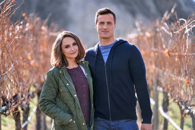 Rachel Leigh Cook A Guide to Hallmark Channel’s Leading Ladies