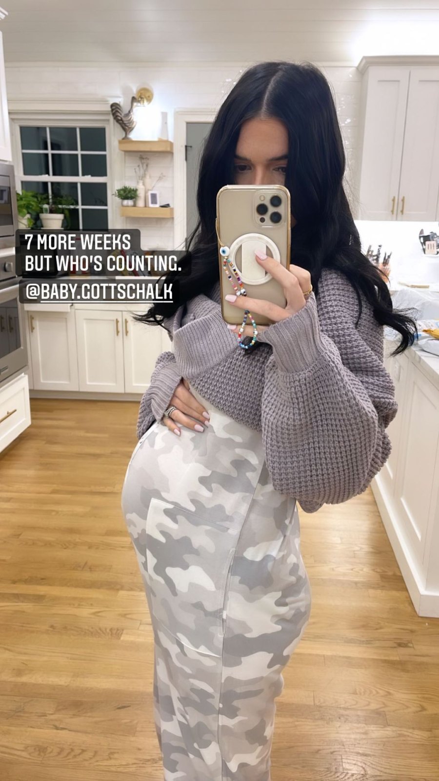 ‘Seven More Weeks’! Pregnant Raven Gates Shows Baby Bump Progress