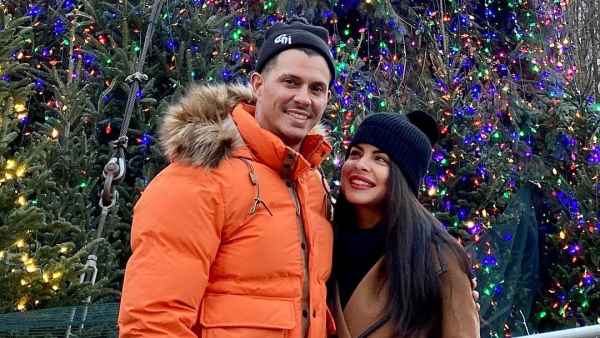 So in Love Bachelor Nation Couples Happily Celebrating Their 1st Christmases Together