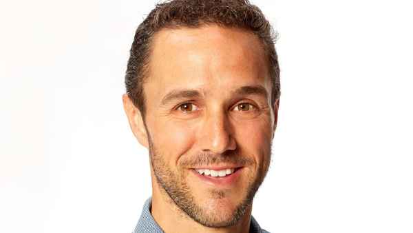 The Bachelorettes Zac Clark Makes 1st Public Appearance After Tayshia Adams Split