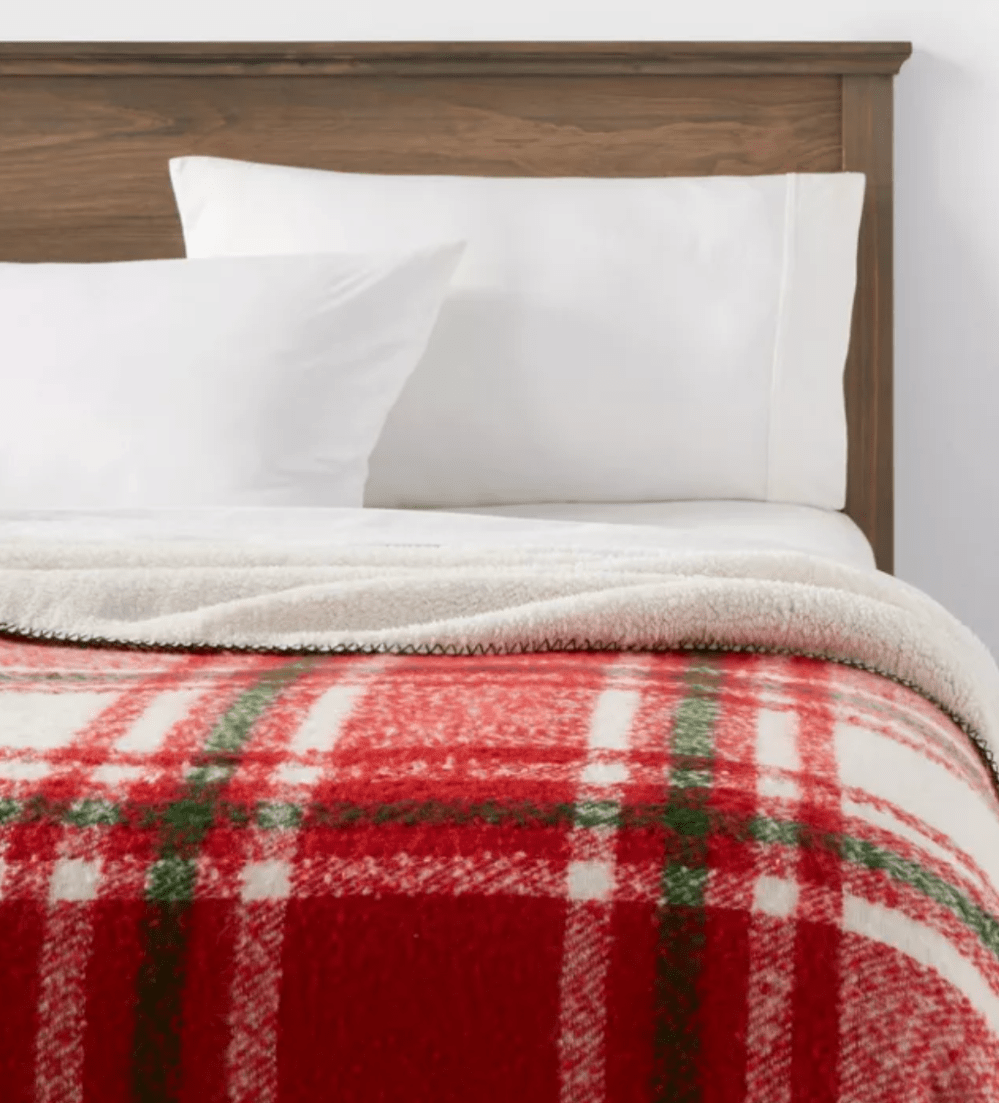 Threshold Full:Queen Holiday Print Bed Blanket