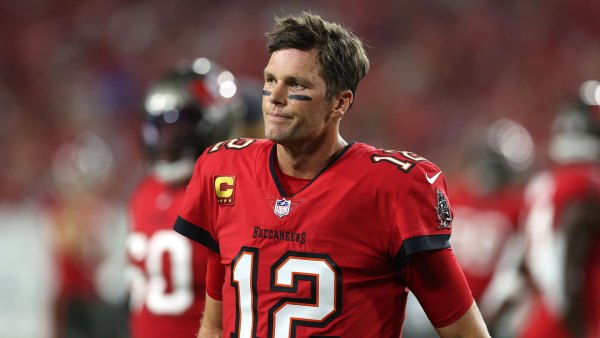 Tom Brady Get Frustrated on the Sideline After Saints Shut-Out