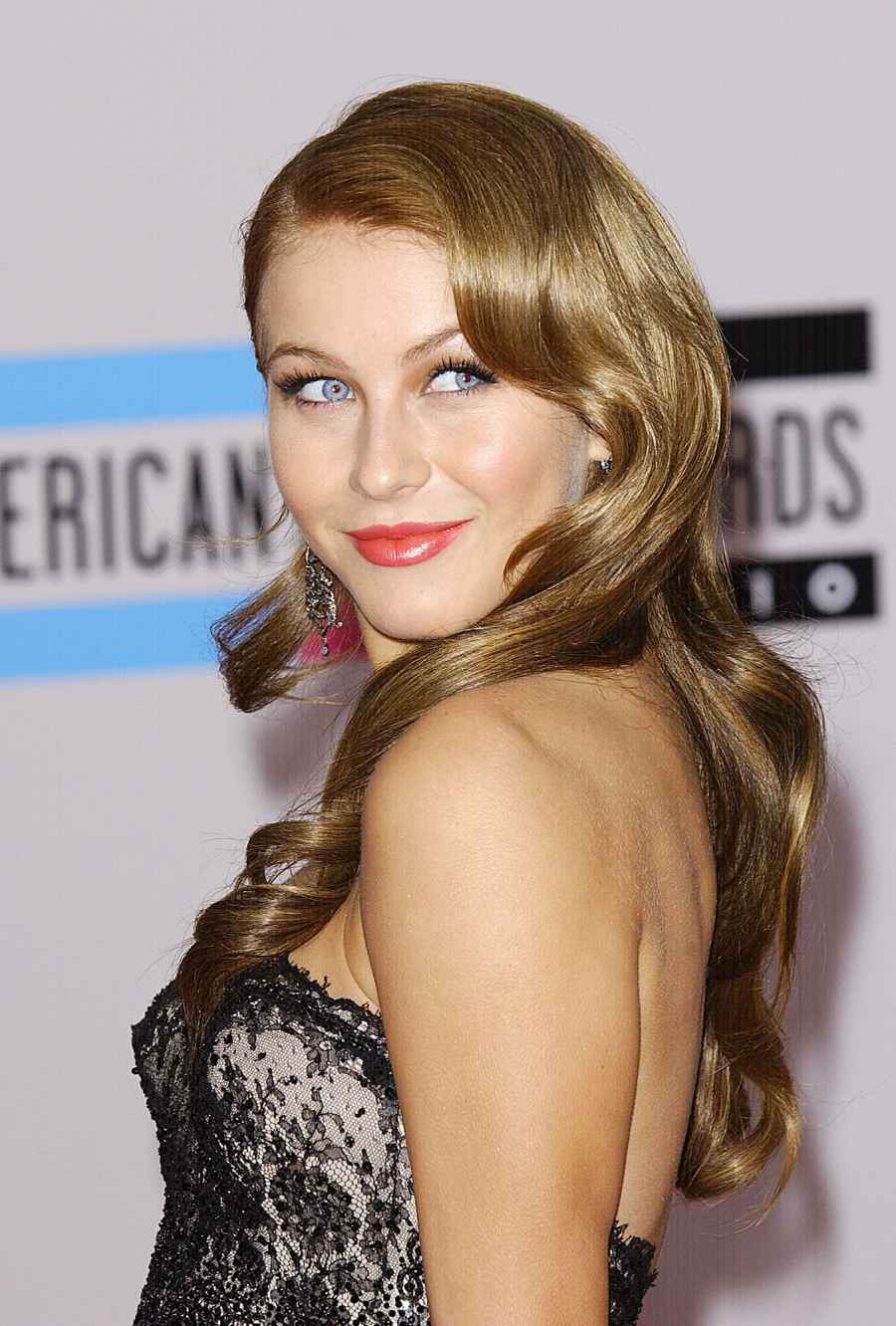What Next Look Back Julianne Hough Many Hairstyle Switch Ups