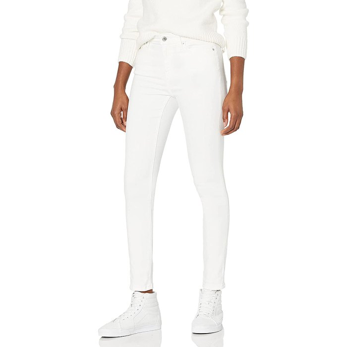 amazon-essentials-white-jeans