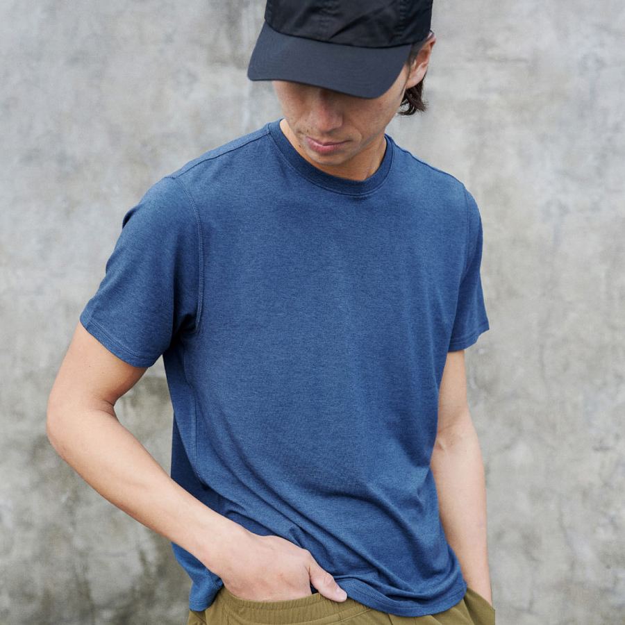 gifts-for-men-cooling-tee-everlane