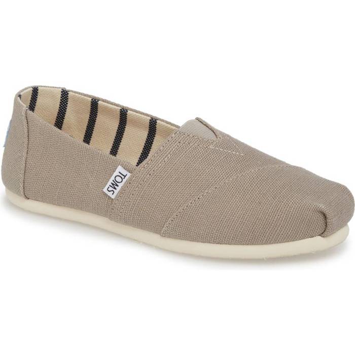 nordstrom-gifts-that-give-back-toms