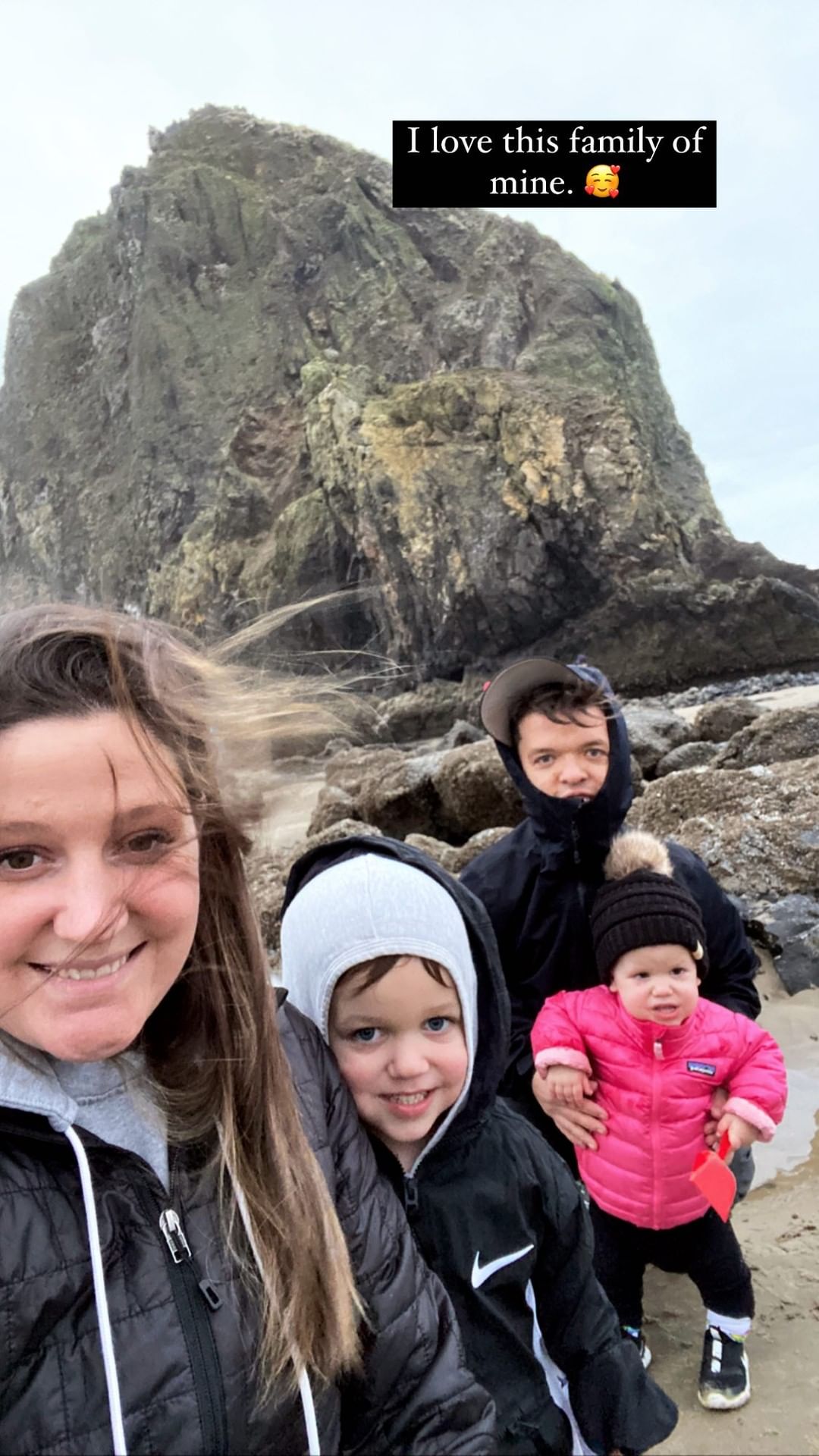 Beach Babies! See Tori and Zach Roloff's Family Photos With Their 2 Kids
