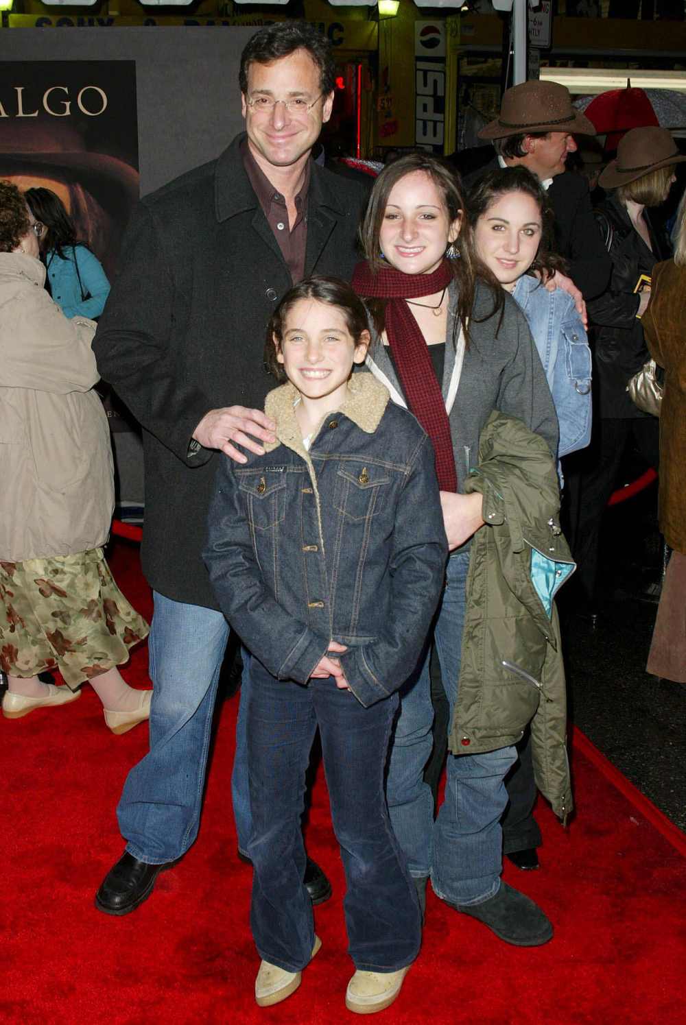 Bob Saget Daughter Aubrey Shows Last Text From Her Dad Before His Death 2 Lara and Jenny