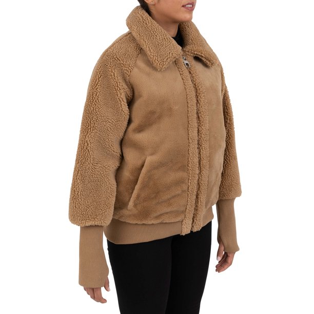 Cyn & Luca Women's Oversized Faux Fur Jacket