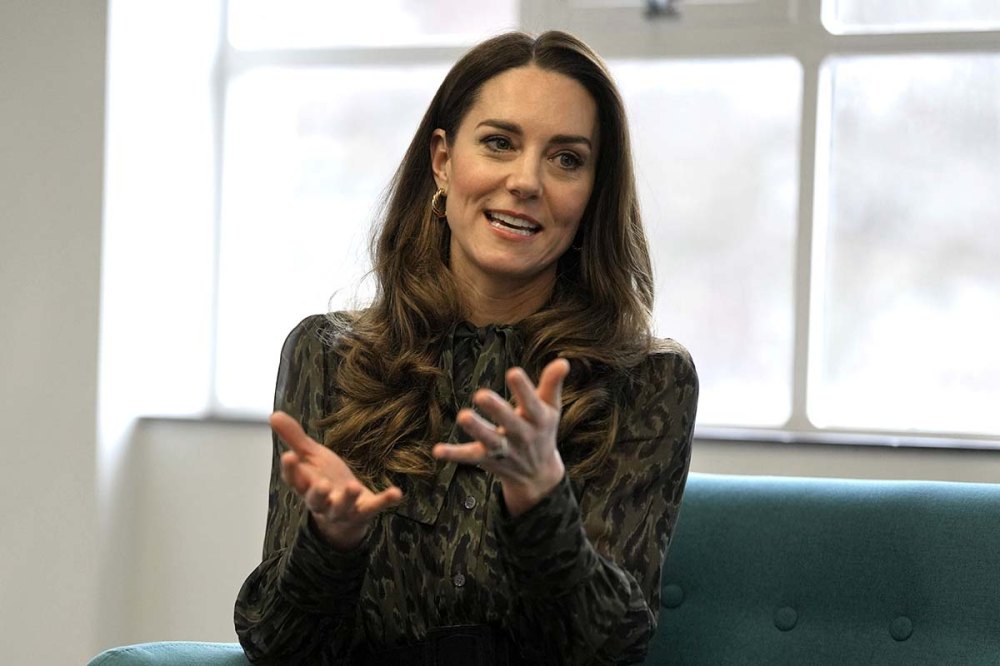Duchess Kate Steps Out 14 Earrings Leopard Print Dress