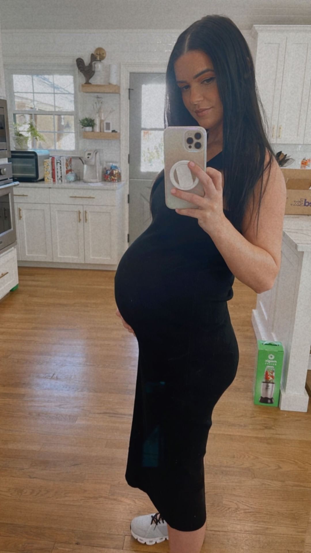 LOL! Pregnant Raven Gates Has ‘1 Outfit in Rotation From Here on Out’