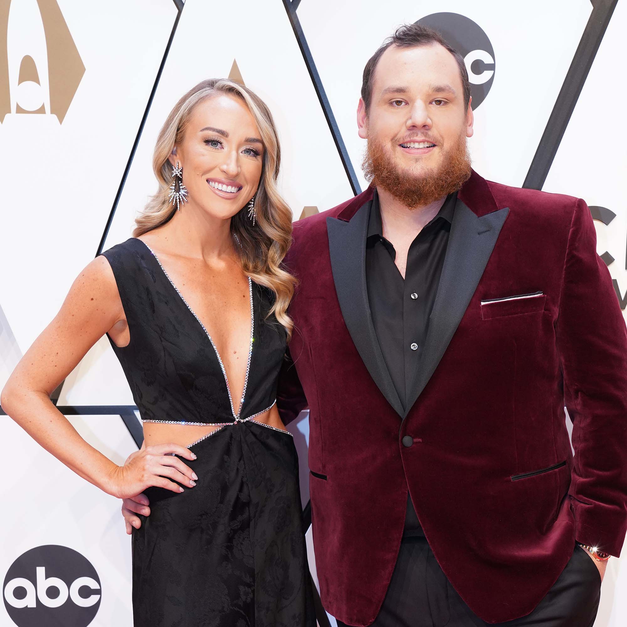 Country Cutie! Luke Combs, Wife Nicole Are Expecting Their 1st Child thumbnail