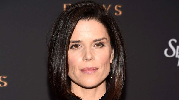 Neve-Campbell-I-Was-Attacked-Bear-Set-Age-17-001