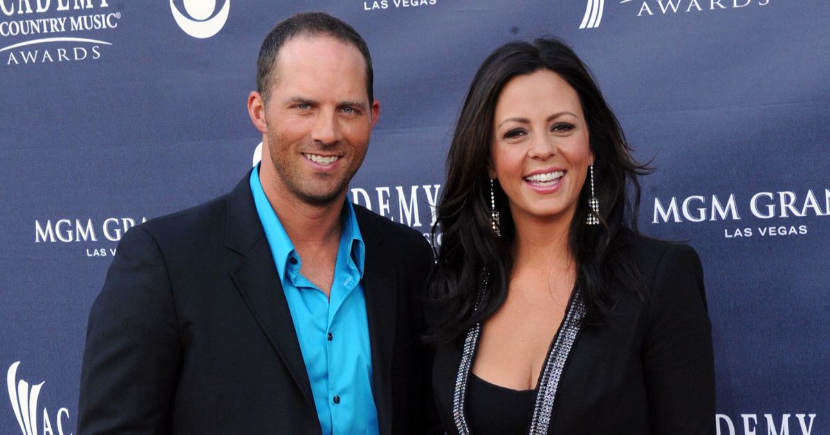 Sara Evans and Husband Jay Barker’s Relationship Timeline Sara Evans and Husband Jay Barker’s Relationship Timeline