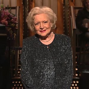 'Saturday Night Live' Airs 2010 Betty White Episode After Her Death: 'Rest in Peace'