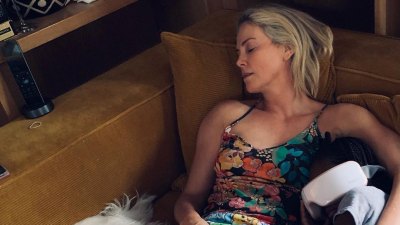 Coup de sommeil !  Charlize Theron sonne en 2022 avec sa fille August