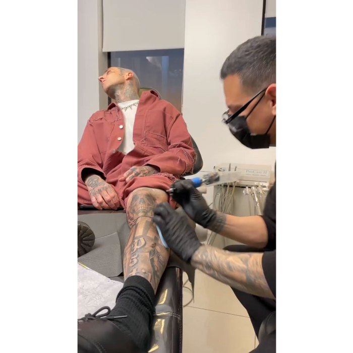 Travis Barker Gets a Massive Barbed Wire Tattoo During His Dentist Appointment 4