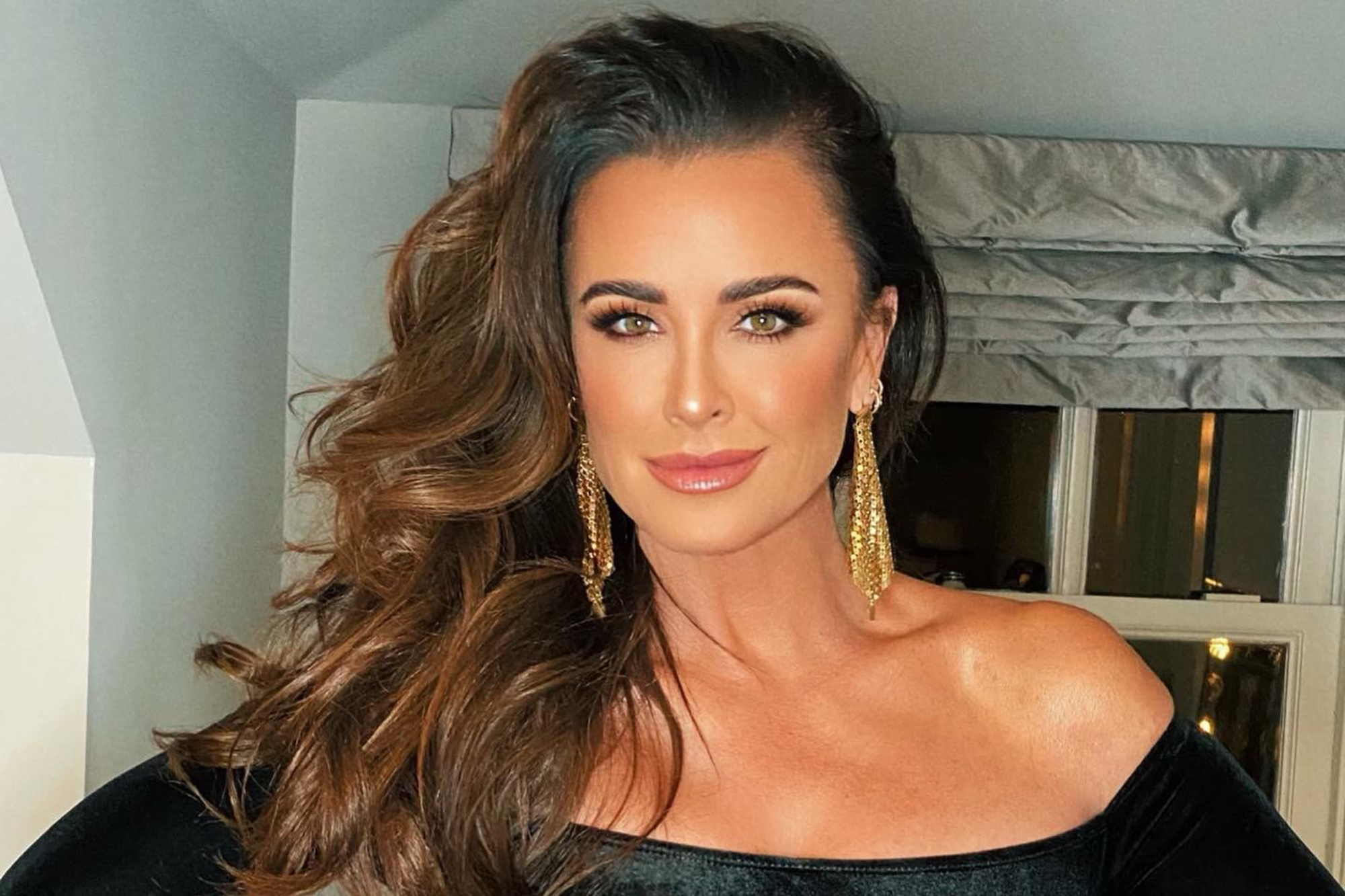 Kyle Richards Shares Her Go-To Method For Dyeing Grays In New Video — Eat  This Not That