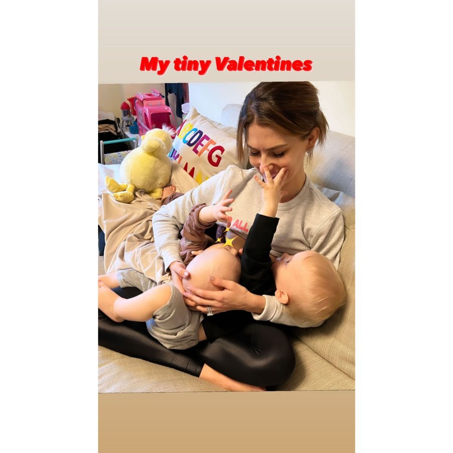 Ashley Graham More Celebrity Moms Tandem Breast Feeding Their Babies Photos Hilaria Baldwin