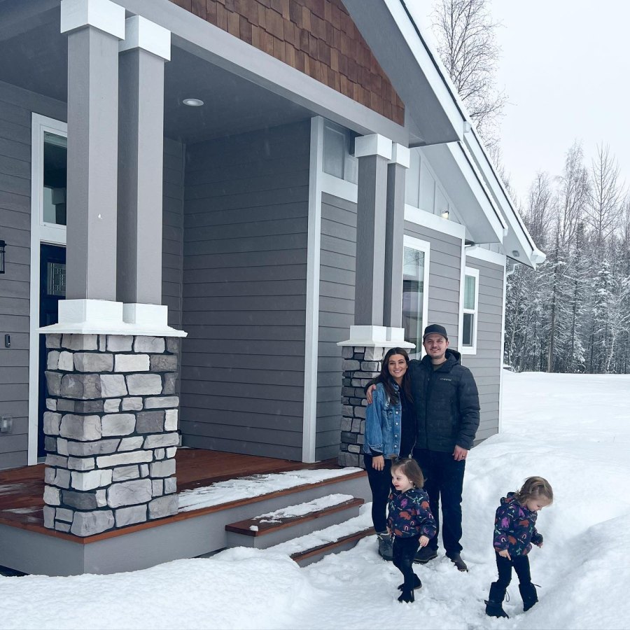 Celebrity Kids Playing in Snow Willow Palin