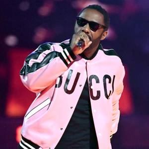 Idris Elba Forgot to Zip Up His Pants Before Presenting at the 2022 BRIT Awards