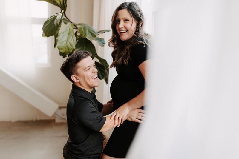 Inside Pregnant Tori Roloff Maternity Shoot Ahead 3rd Baby Zach Roloff
