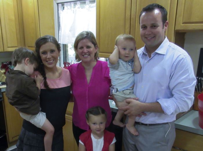Josh Duggar of 19 Kids and Counting Paid Nearly $1,000 for Ashley Madison Accounts: Report Josh Duggar with family