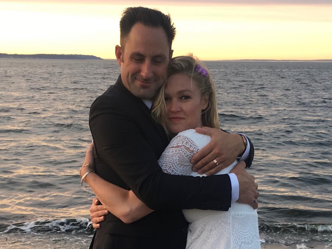 Julia Stiles Relationship With Preston Cook Secret Beach Wedding In Seattle 2017