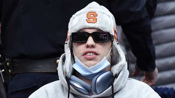 Pete Davidson Booed by Local Fans at Syracuse Basketball Game 3 Years After Dissing the City