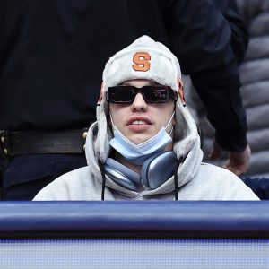 Pete Davidson Booed by Local Fans at Syracuse Basketball Game 3 Years After Dissing the City