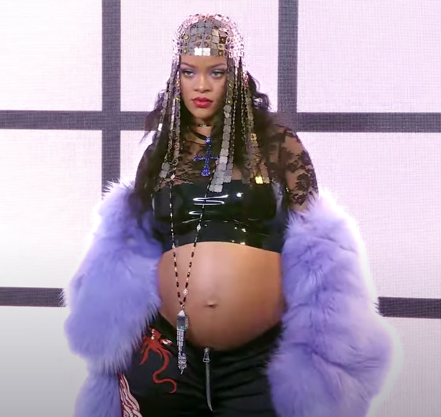 You Have to See Pregnant Rihanna’s Bump-Baring Outfit for the Gucci Show 