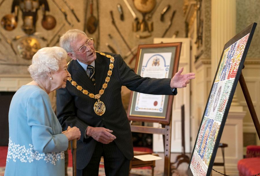 Queen Elizabeth II Makes 1st Outing of the Year Ahead of Platinum Jubilee Celebration