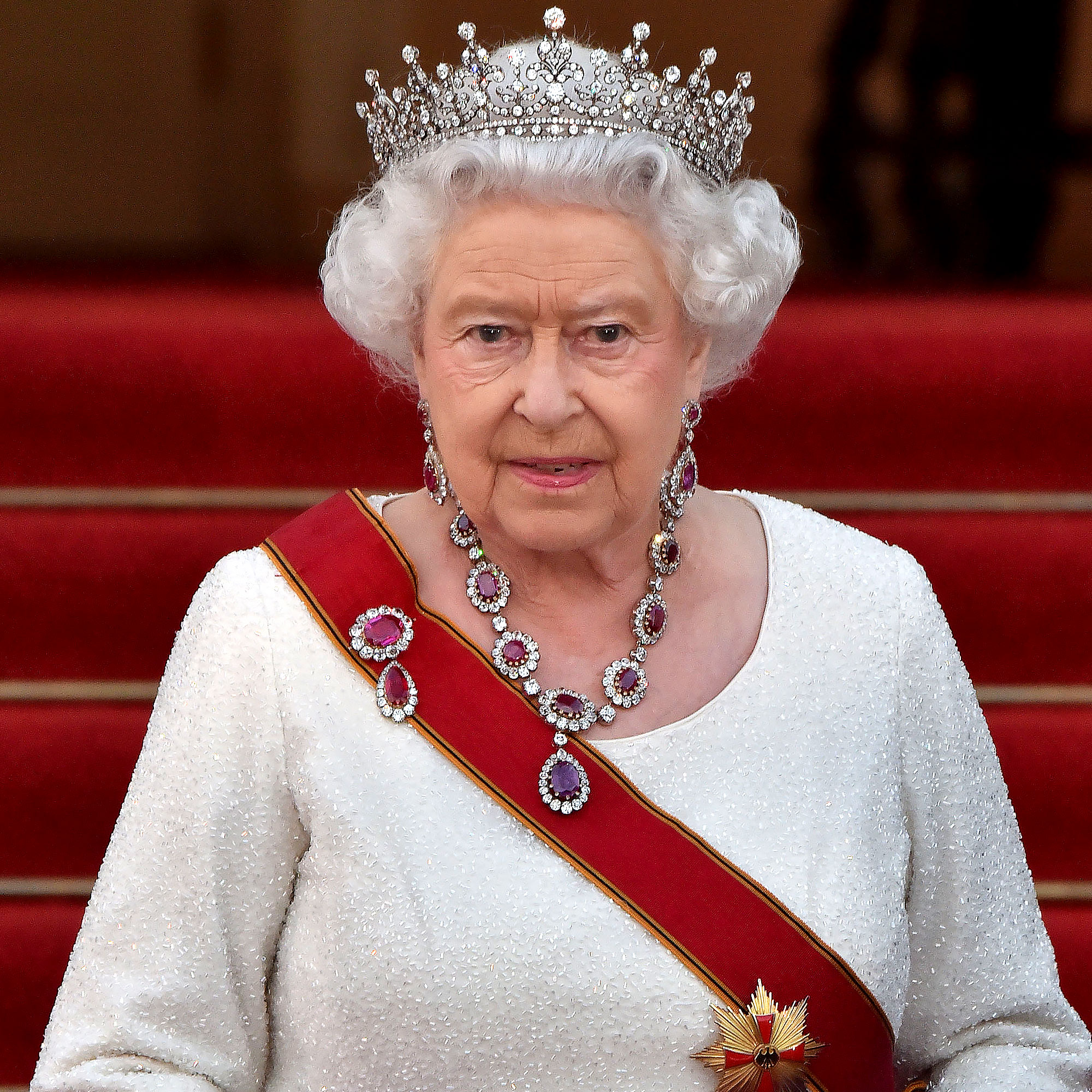 Queen Elizabeth II Returns to Work Virtually Amid COVID-19 ...