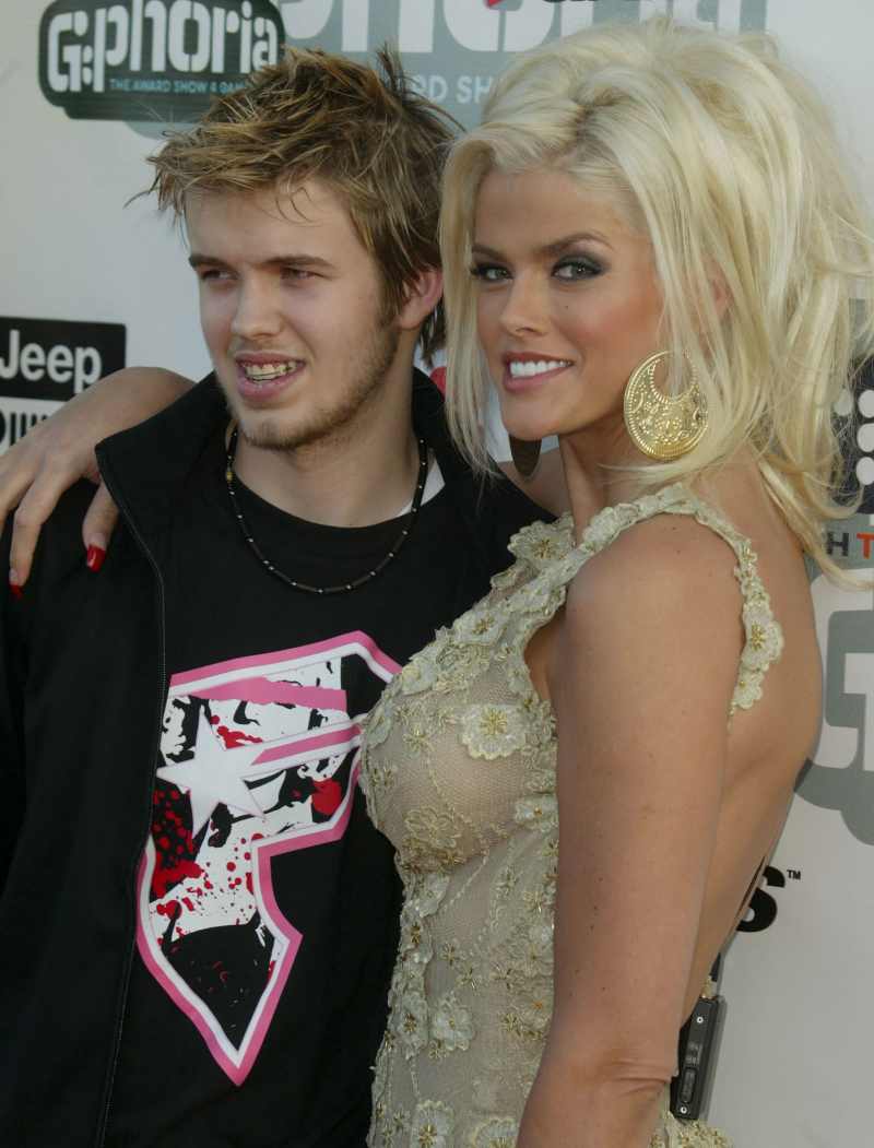 Remembering Anna Nicole Smith's Life in Pictures on 10th Anniversary of Her Death son daniel