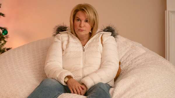 Renee Zellweger Is Completely Transformed The Thing About Pam Trailer