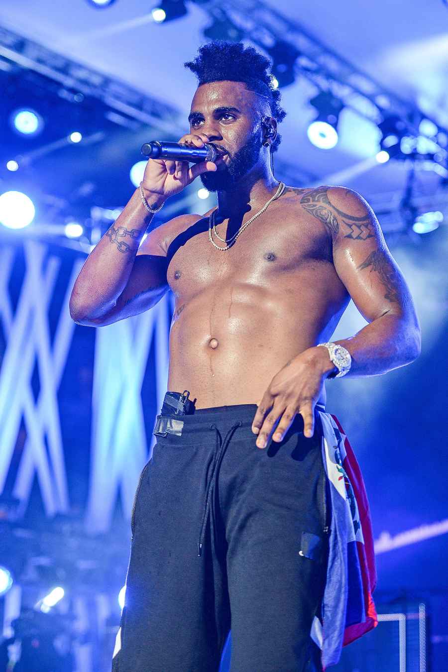 Shirtless Hunks Hot Celebs and Their Insane Physiques Jason Derulo