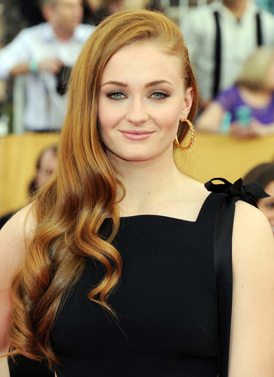 Sofie Turners Most Stunning Beauty Moments of All Time