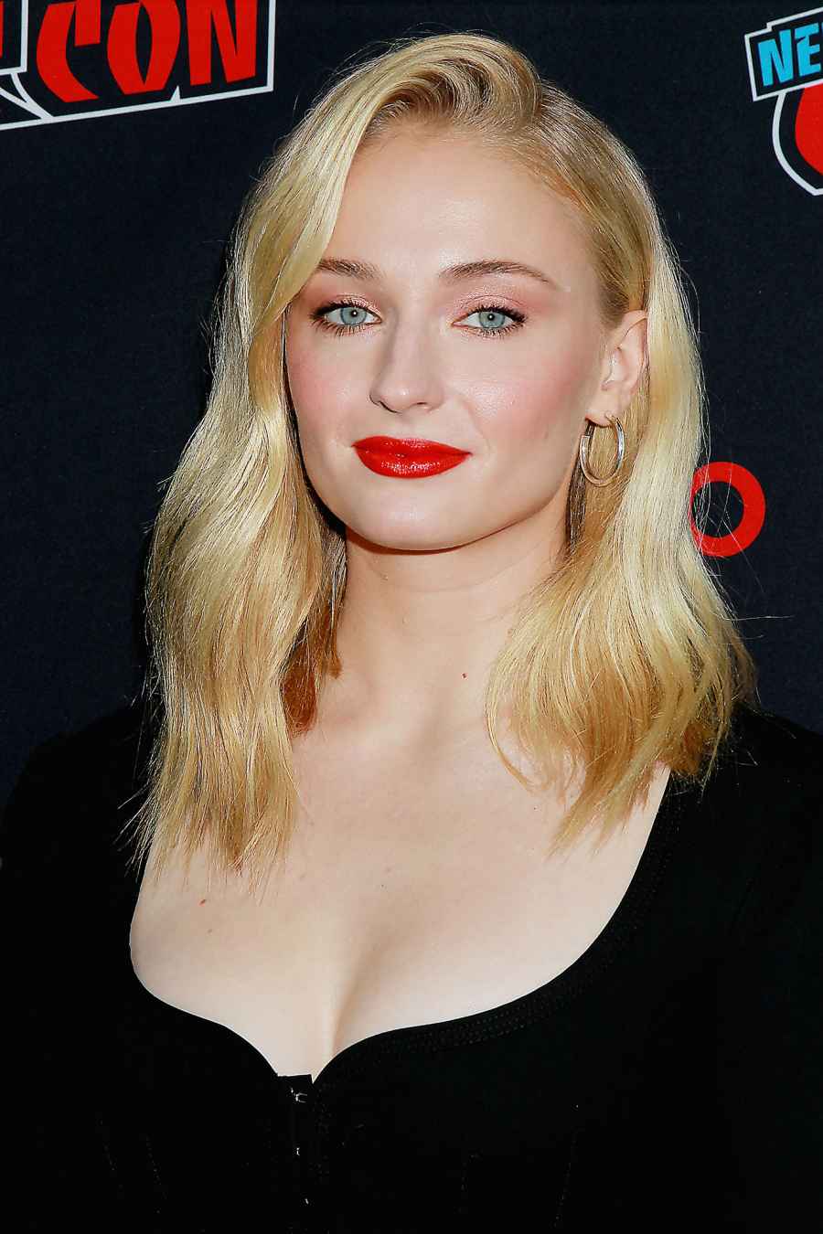 Sofie Turners Most Stunning Beauty Moments of All Time